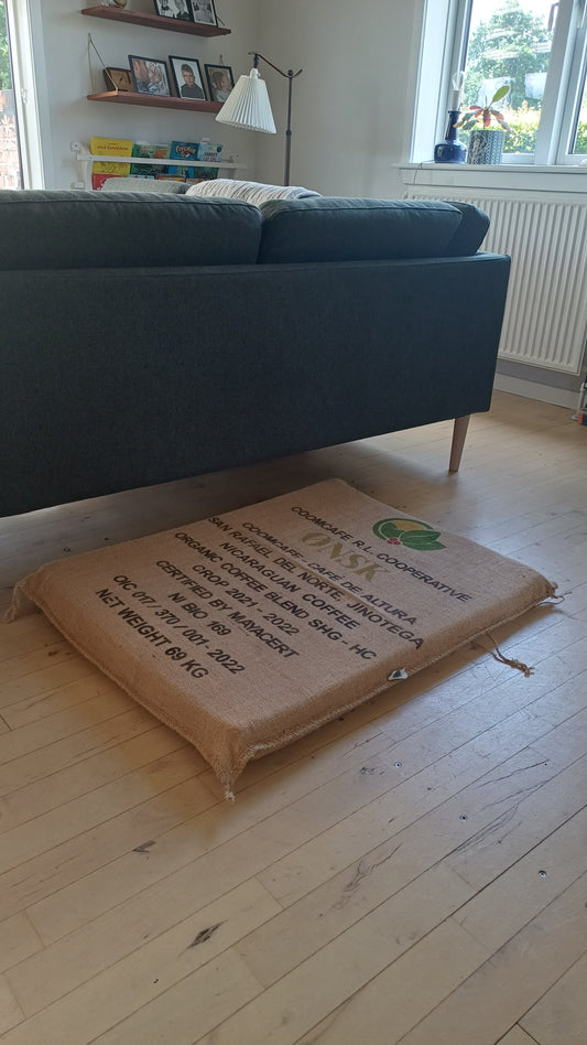Hundetæppe i genbrugt kaffesæk - Ønsk